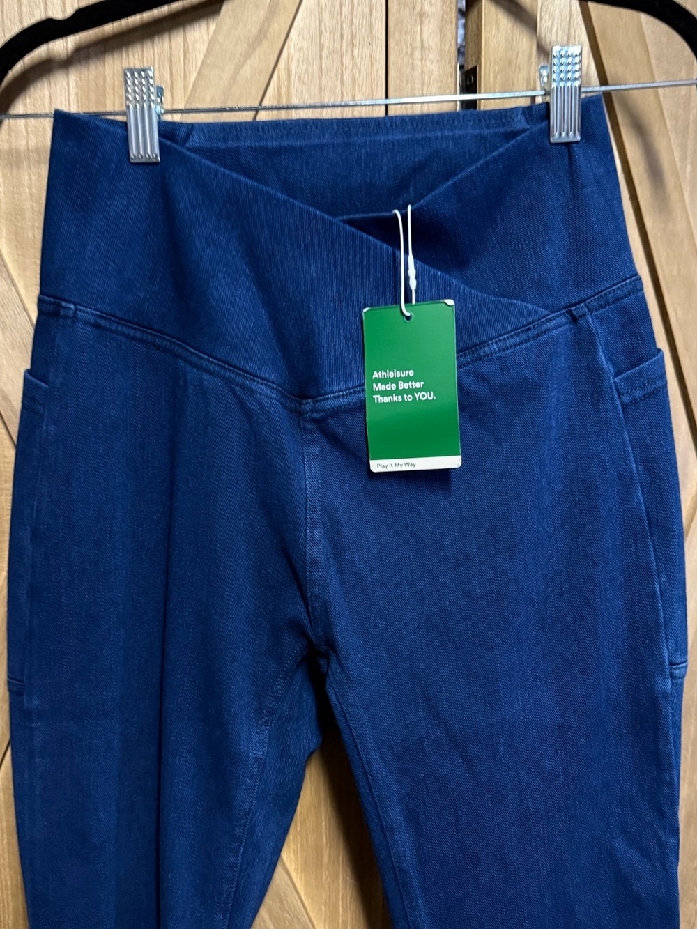 HALARA NWT High-Rise Dark Blue Jeggings with Crossover Waist Medium